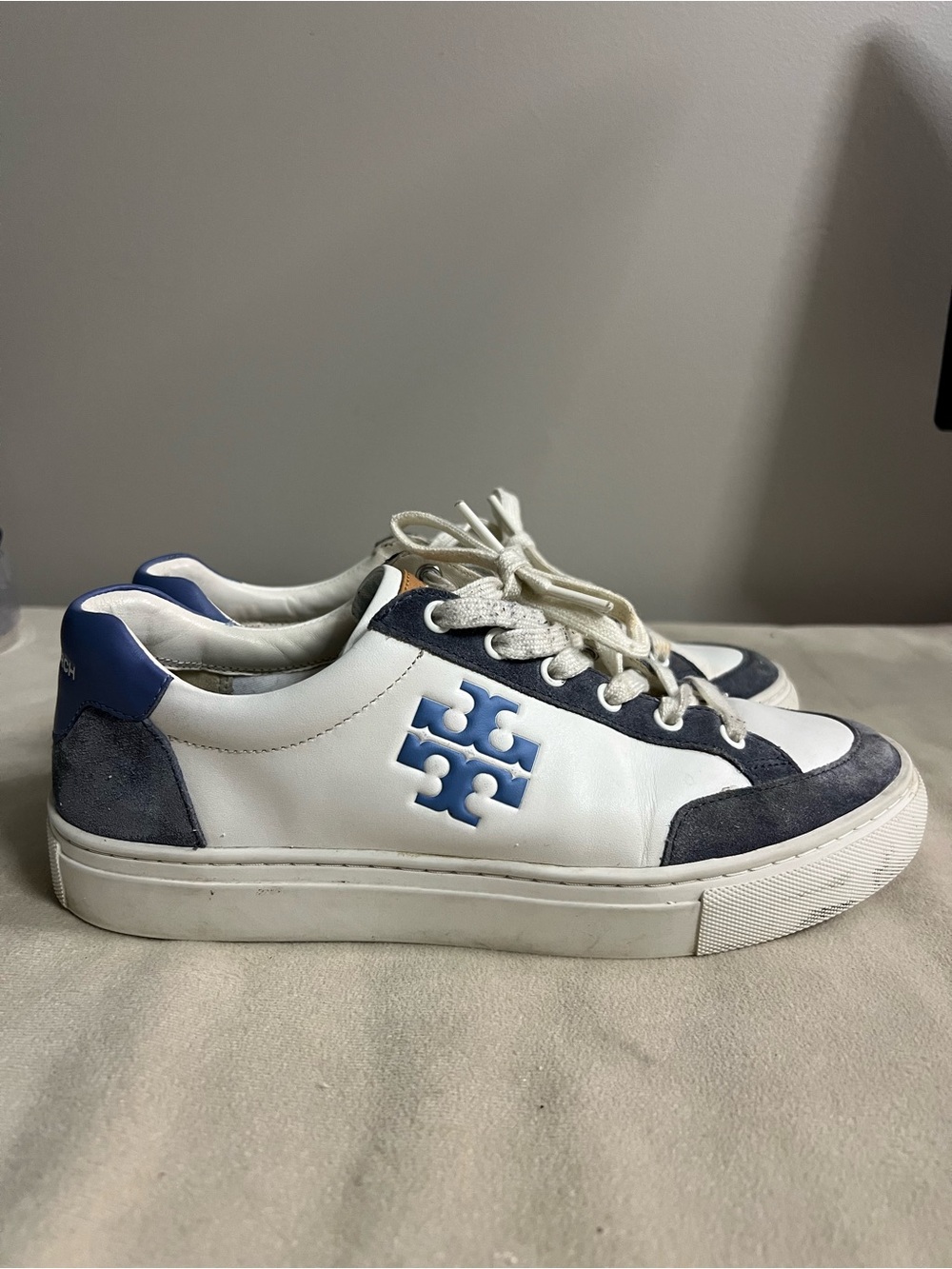 💙 Tory Burch Howell Court Leather Suede Sneakers White Navy Size 8M
